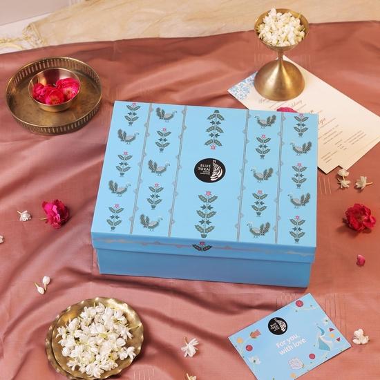 Blue Tokai Coffee Roasters Bakula Gift Hamper | French Press, Sipper & Coffee| Diwali Gift Hamper With Festive Diya