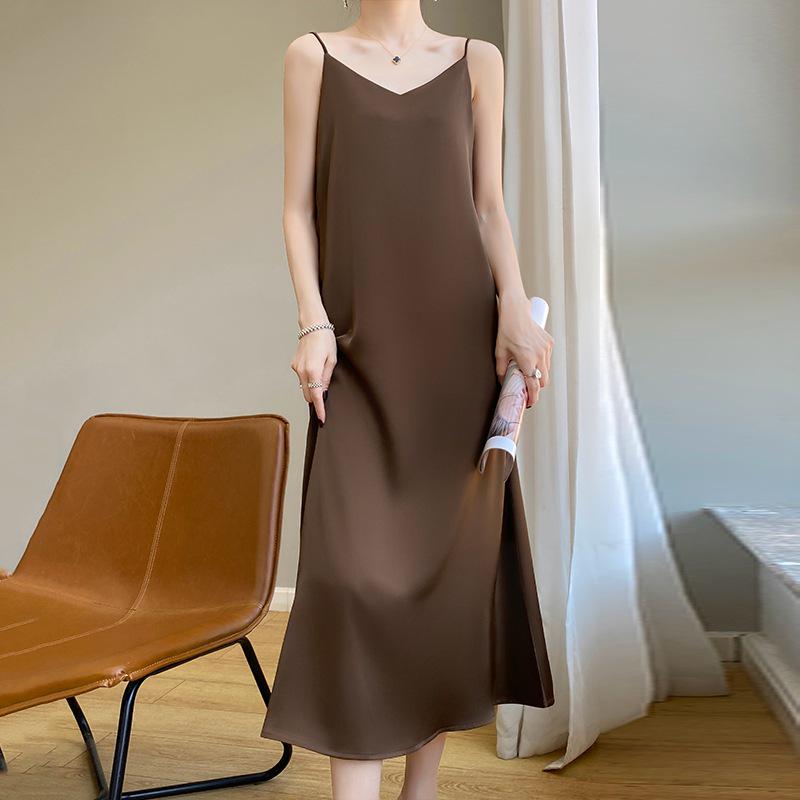 Женское платье-комбинация большого размера с V-образным вырезом из шелковой смеси - Коллекция Весна 2024