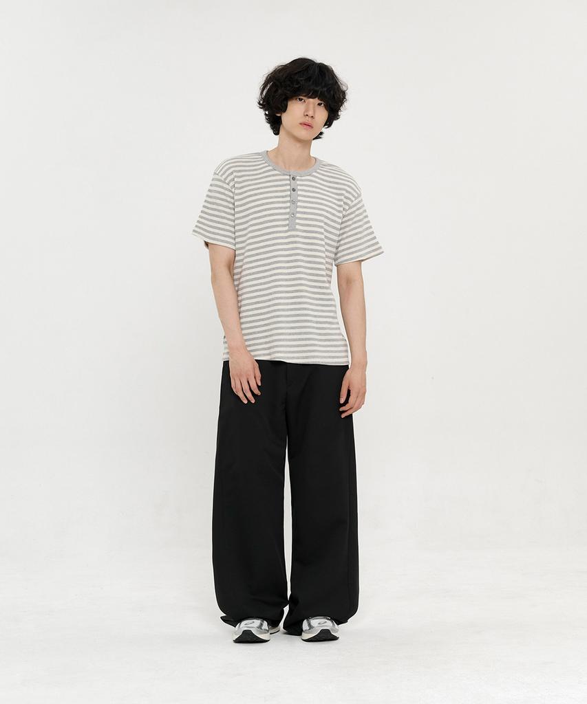 SIGNATURE Multi-Tuck Wide Slacks [Black]