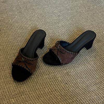 Мода Высокие Каблуки Женские Тапочки Лето Бант Обувь на Каблуке Дизайнер Ретро Сандалии 2025 Новая Мода Массивные Туфли Лодочки Платье Zapatillas Mujer