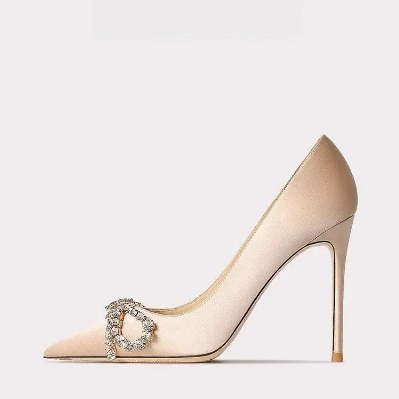 Дизайнерские осенние туфли-лодочки с острым носком, неглубоким вырезом, шелковой поверхностью, хрустальным бантом, на тонком высоком каблуке, банкетные, женские туфли