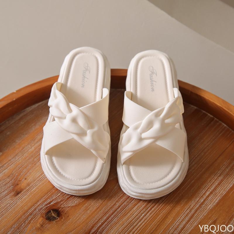 Fashion 2025 Women's New Summer Slippers Outdoor fashion beach Sandals Ladies non slip Flats Simple comfortable slippers Zapatos Mujer