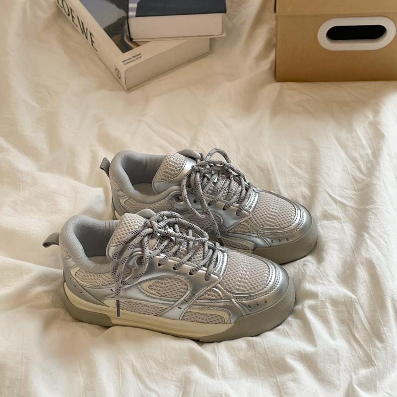 Маленькие белые туфли женские 2025 новые сетчатые дышащие нишевый дизайн чувство морали тренировочные туфли универсальные студенческие спортивные и повседневные туфли