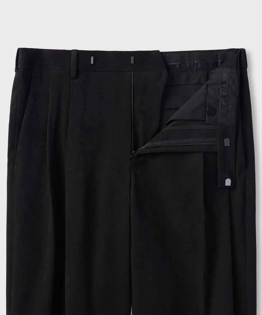 MUSINSA STANDARD Brushed Two-Tuck Wide Hidden Elastic Waist Slacks [Black]