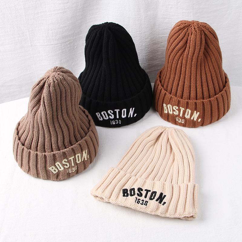 Новая зимняя детская шапка из мягкого хлопка с вышивкой букв для детей 1-6 лет, шапки для мальчиков и девочек, одноцветные теплые вязаные шапочки