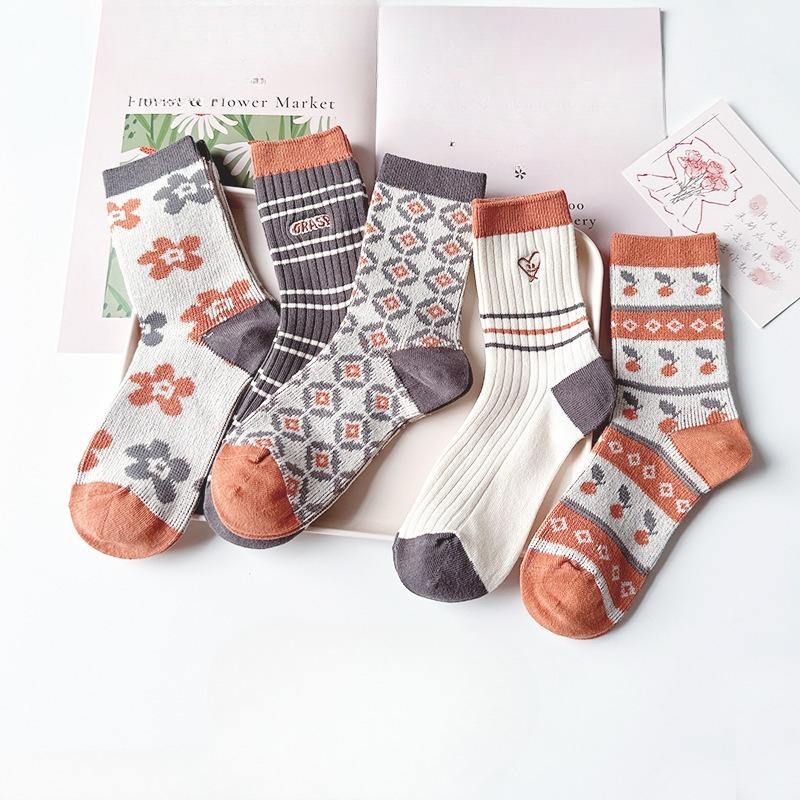 5 пар женских теплых трендовых носков-гольфов с вышивкой на осень и зиму