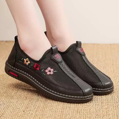 25 лет летние новые туфли из ткани старого Пекина женские сетчатые туфли нескользящая мягкая подошва дышащие на одном педале для женщин среднего и пожилого возраста