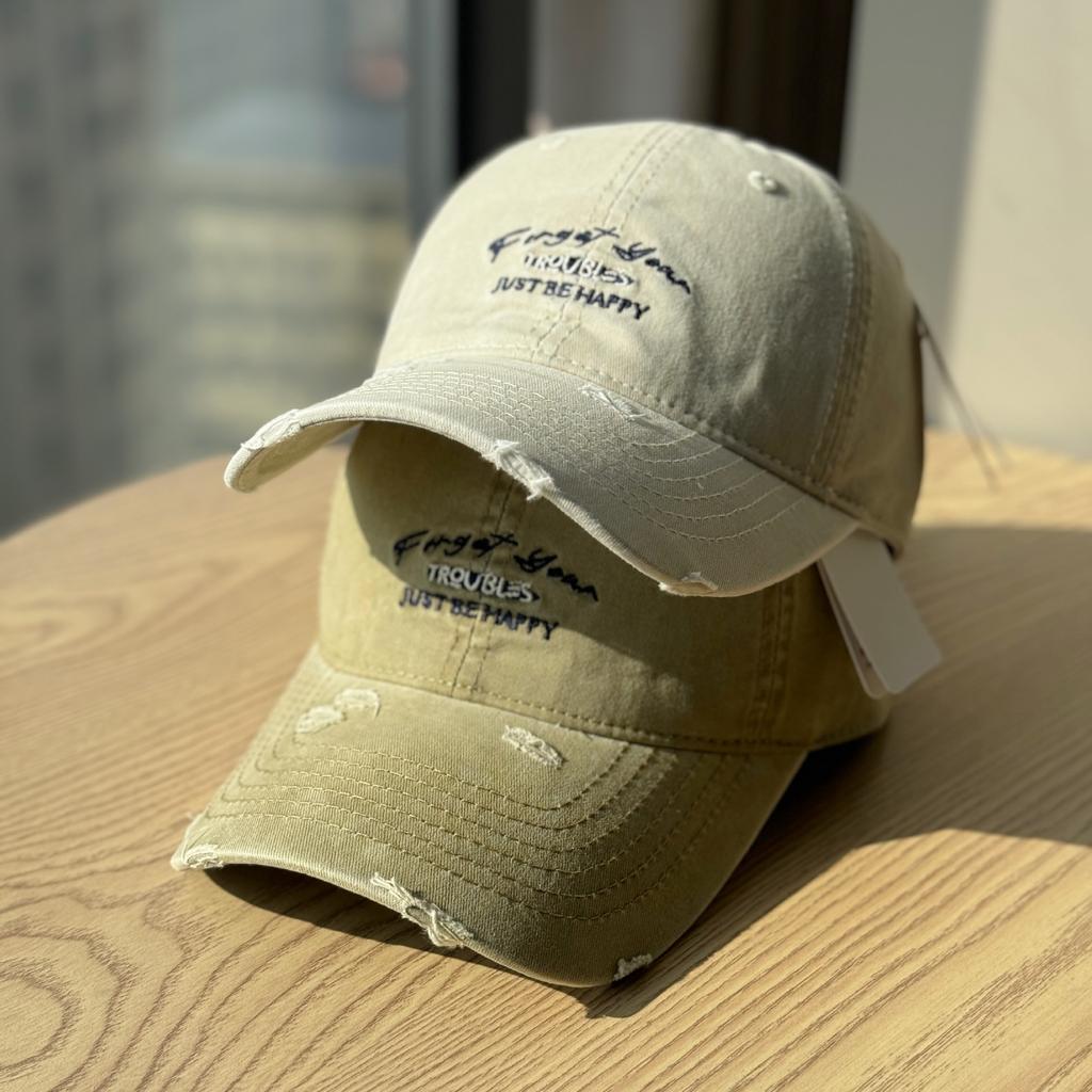 New trendy Korean-style sun-shading lettered denim baseball cap for spring and summer2026Male couples showing off their cute duck-billed caps, a