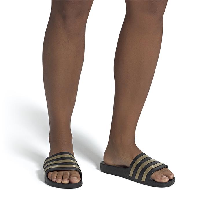 adidas Кроссовки унисекс Adilette Aqua Slides Black Gold Metallic Core-Black EG1758