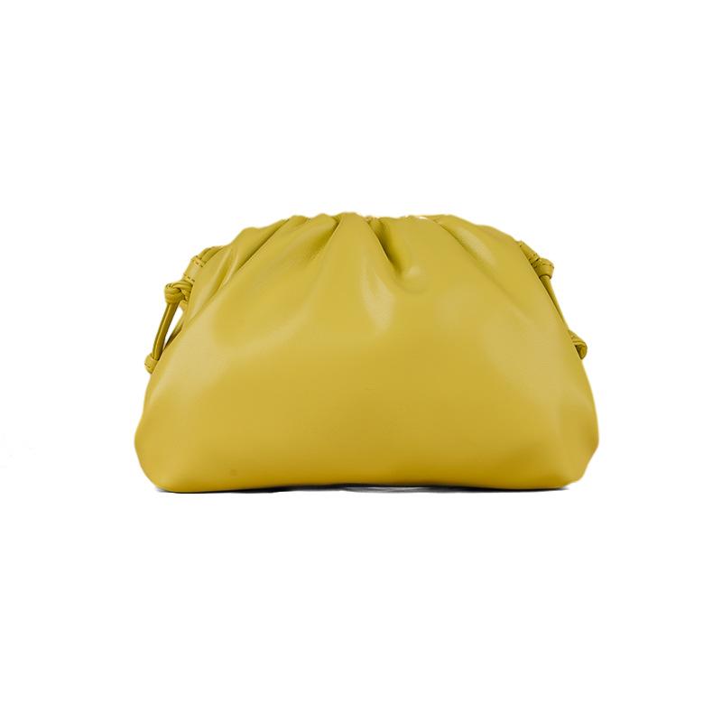 Женская сумка 2024 года из мягкой кожи с плиссировкой — вечерняя, наплечная и сумка-мессенджер с однотонной текстурой.