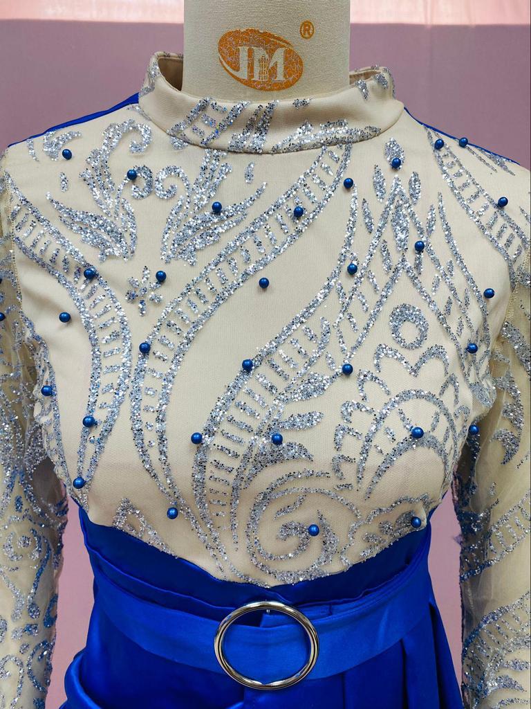 Женское вечернее платье 2025 года в синих и золотых тонах с круглым вырезом