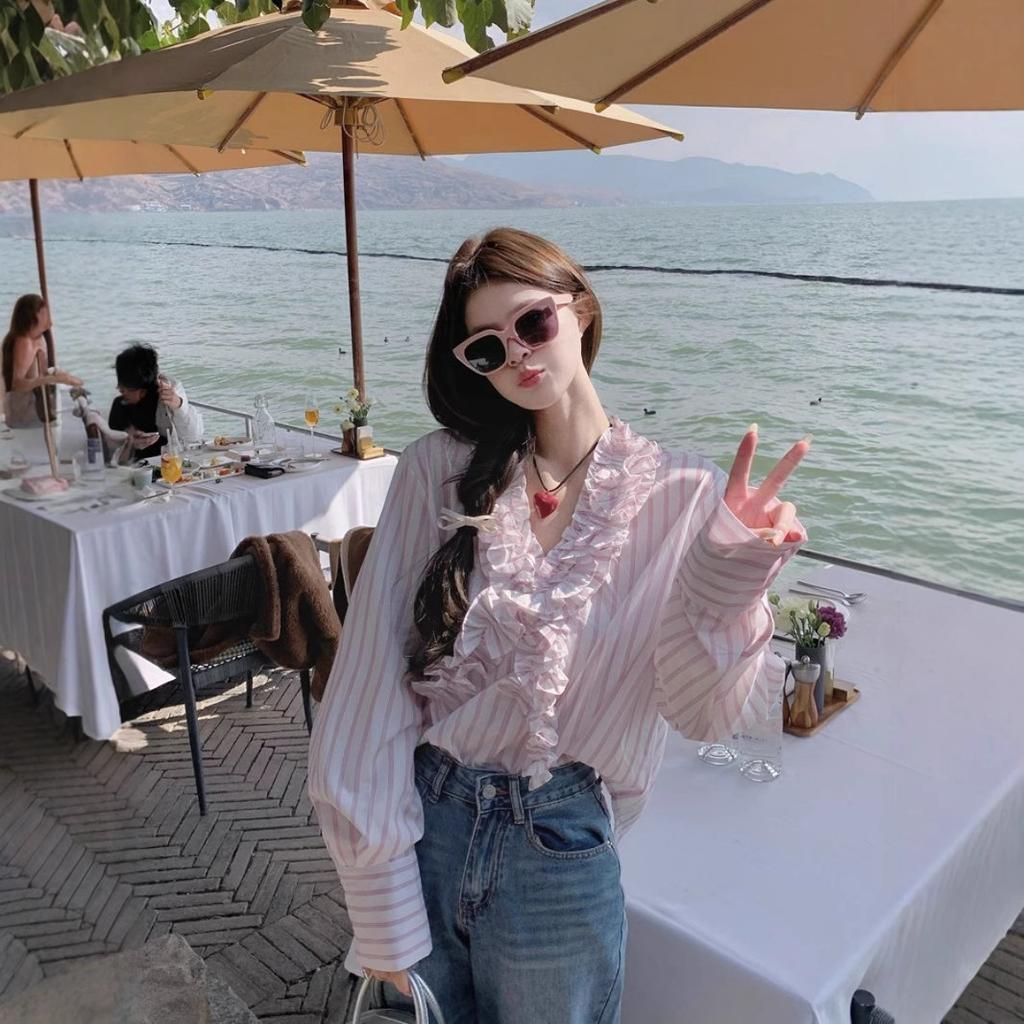 Light Pink V-neck Stamen Striped Long-sleeved Shirt for Women In Spring and Summer Slim Top