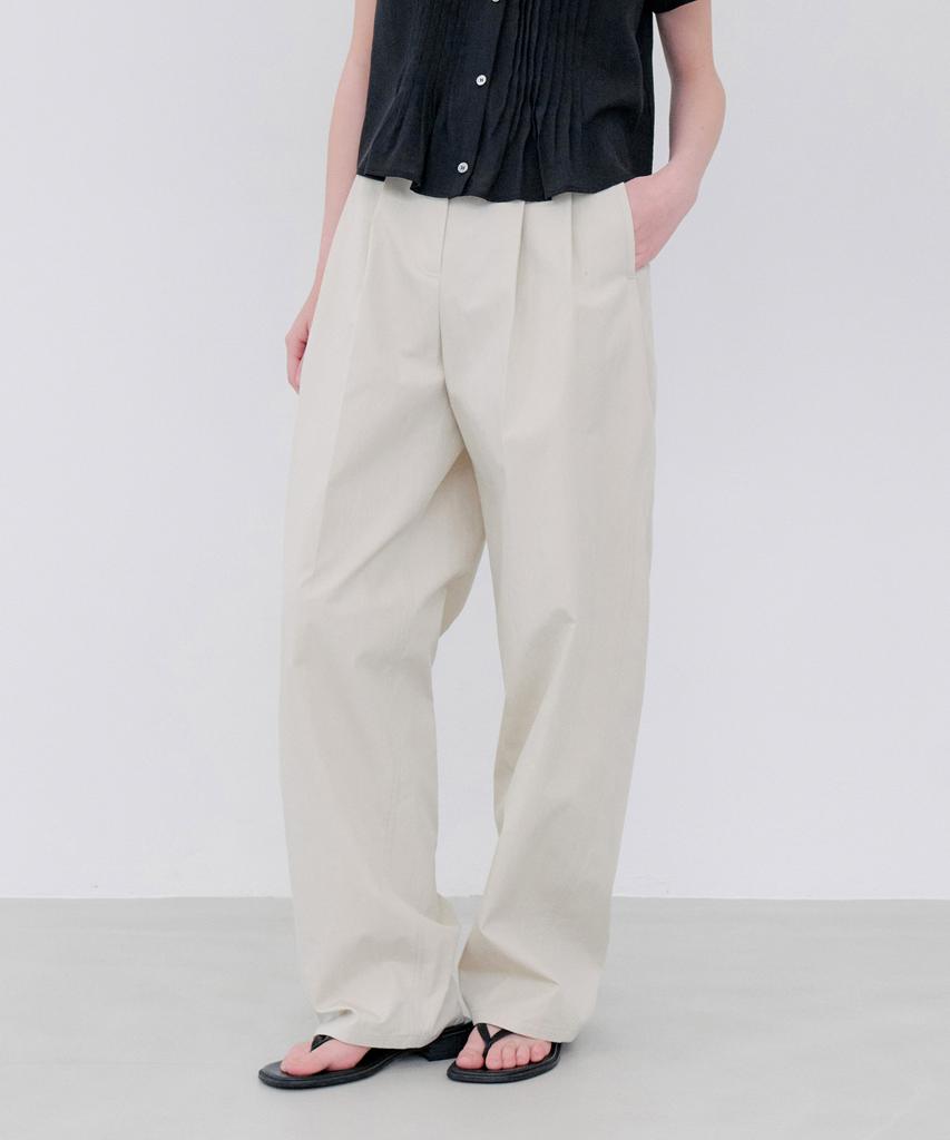 NOTIA Cotton Two Tuck Pants - Beige
