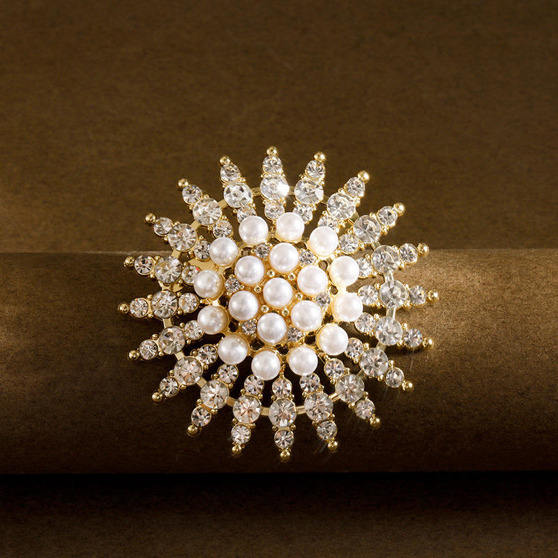 Модные броши для женщин Унисекс булавки Разноцветные в наличии Модная изысканная брошь Женские ювелирные аксессуары