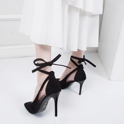 Высокие каблуки большого размера, черные ремешки, женские тонкие каблуки, острый носок с неглубоким горлышком, универсальные замшевые одиночные туфли, осень