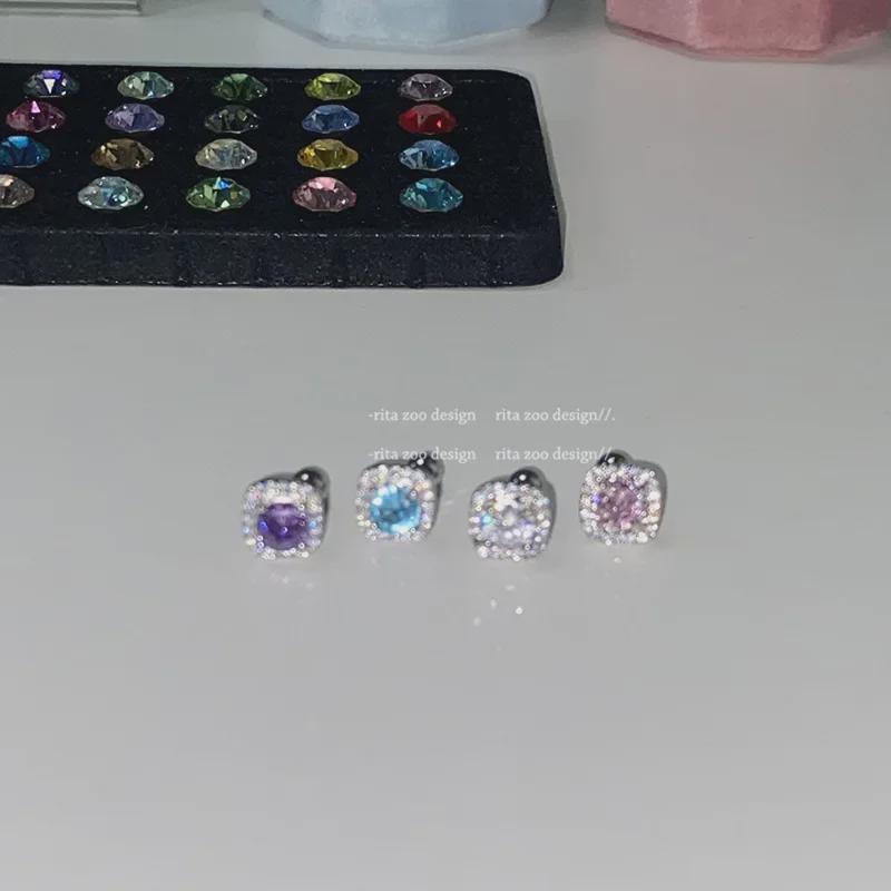 Серьги-гвоздики в форме кубического сахара с разноцветным цирконием из титановой стали