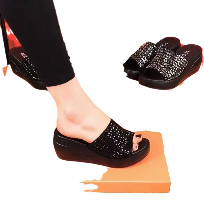 35-43 большой размер танкетка стразы крутые шлепанцы женские 2025 новые толстая подошва шлепанцы на одно слово летняя обувь сандалии для мамы