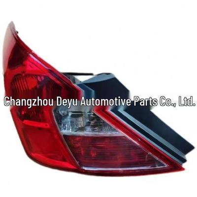 Совместимо с 2011 Nissan Sunny: Левый задний фонарь (красный) L:26555-3AW0A / Правый задний фонарь (белый) р:26550-3AW0.