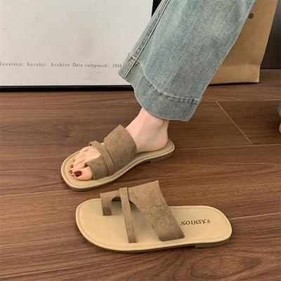 Лето 2025 новые корейские ретро шлепанцы с перемычкой женские нишевые на плоской подошве с мягкой подошвой пляжные сандалии