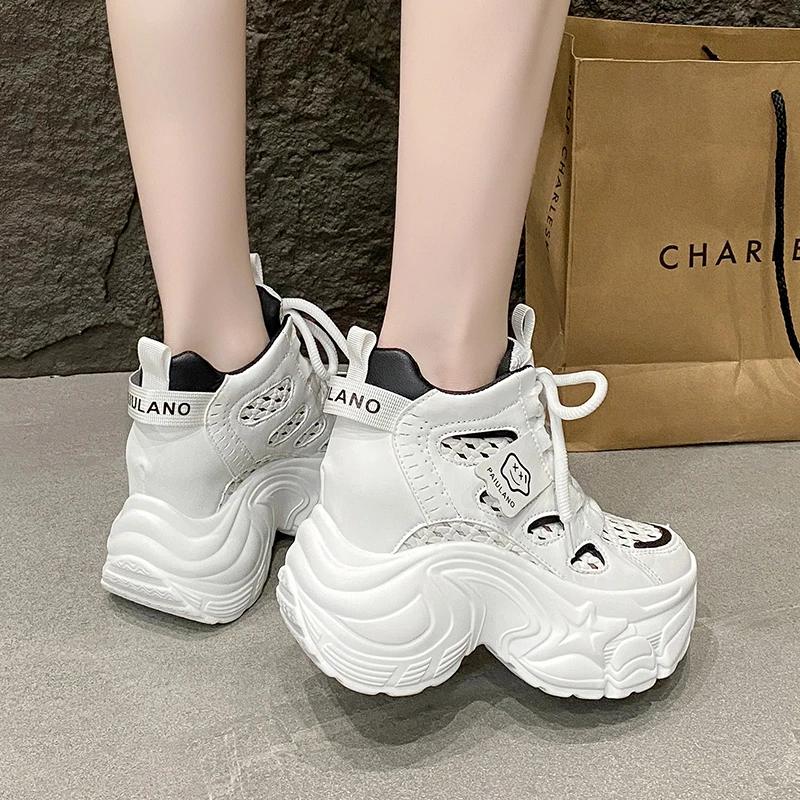 Модные 10-сантиметровые массивные кожаные кроссовки, летние повседневные вулканизированные туфли на шнуровке, женские кроссовки на высокой платформе, дышащие, с полым сетчатым верхом, спортивные кроссовки в стиле «папа»
