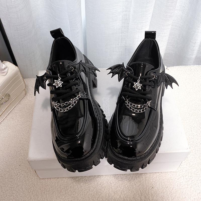 Autumn and Winter New Muffin Bottom Chain Decorative Wings Thin Belt Casual Round Head Small Leather Shoes