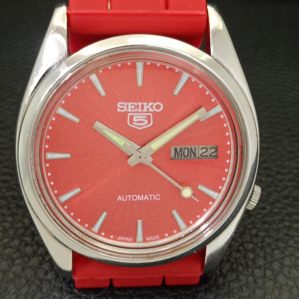ВИНТАЖНЫЕ МУЖСКИЕ ЧАСЫ SEIKO 5 AUTOMATIC 7009A ЯПОНИЯ ЦИФЕРБЛАТ КРАСНОГО ЦВЕТА a701578-5 R206b-a701578