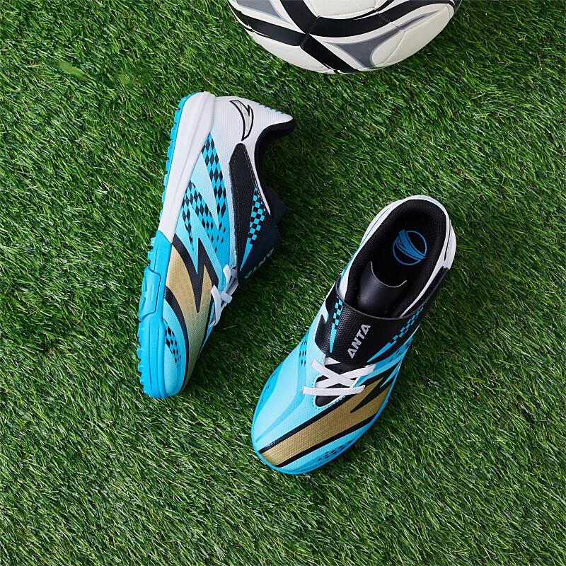 Anta Детские синтетические кожаные удобные простые нескользящие износостойкие низкие футбольные бутсы детские кроссовки синие черные золотые 312432222-2