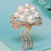 High-End Brooch Women'S Clothing Accessories Fashion Diamond-Encrusted Pearl Brooch Temperament Versatile Flower Brooch