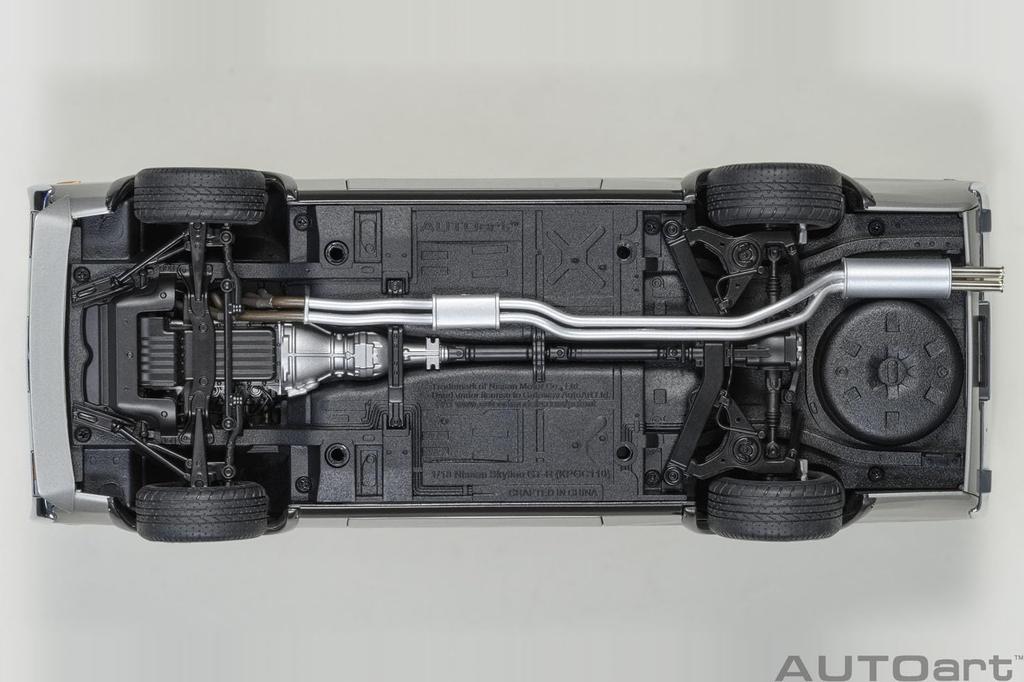 AUTOart Scale Nissan Skyline Tuned Version Silver Finished Product 77466 1/18 2000GT-R (KPGC110)