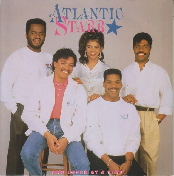 7-дюймовая пластинка ATLANTIC STARR - One Lover At A Time WB8327 Warner Bros. Ре 1987 Великобритания Танцевальная и Электронная Музыка Б/У