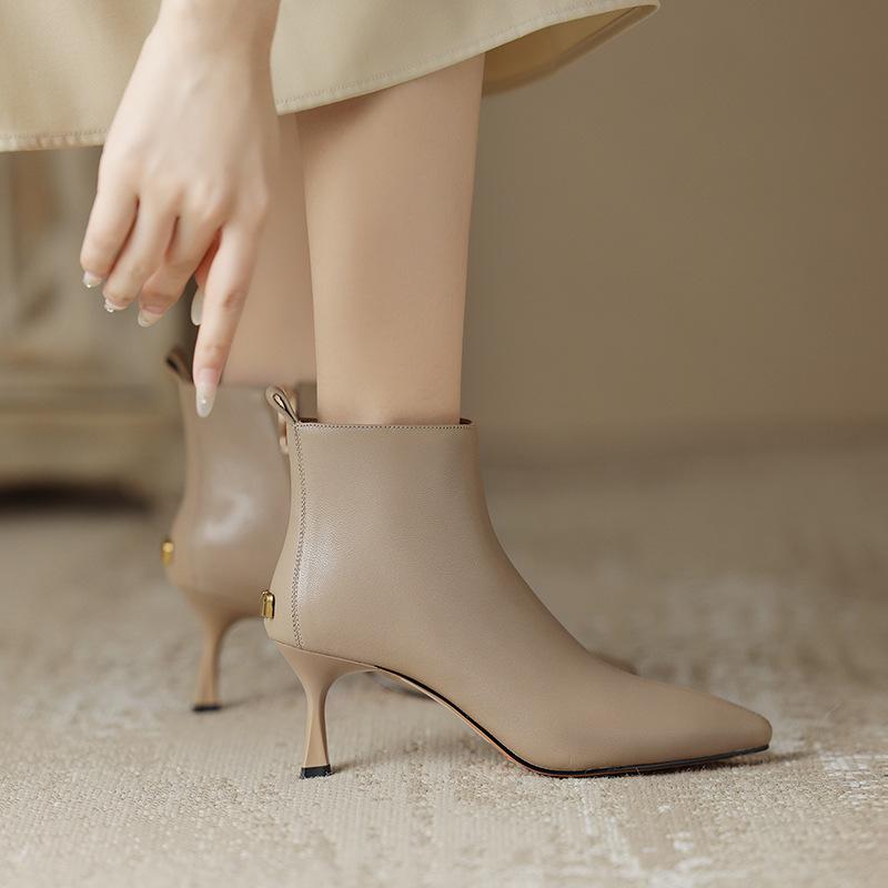 Temperament короткие женские сапоги на высоком каблуке с острым носком 2024 года, французские одинарные ботинки с тонким каблуком и боковой молнией