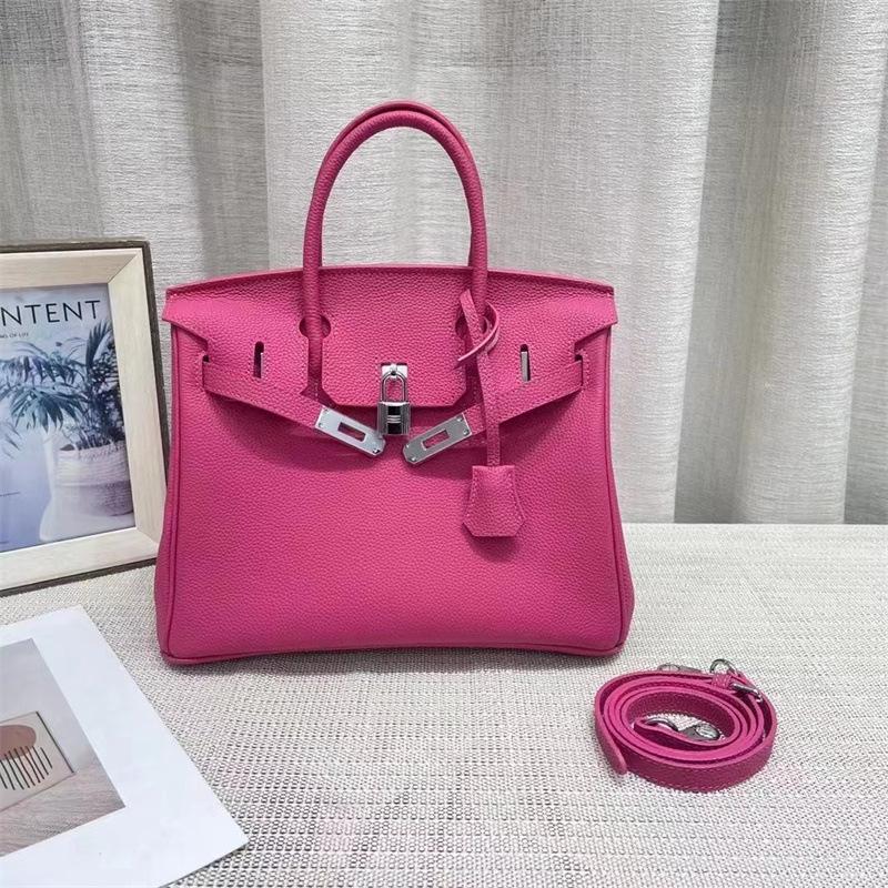 Сумка через плечо из коровьей кожи Togo с узором личи – Kelly Commuter Женская мода 2024