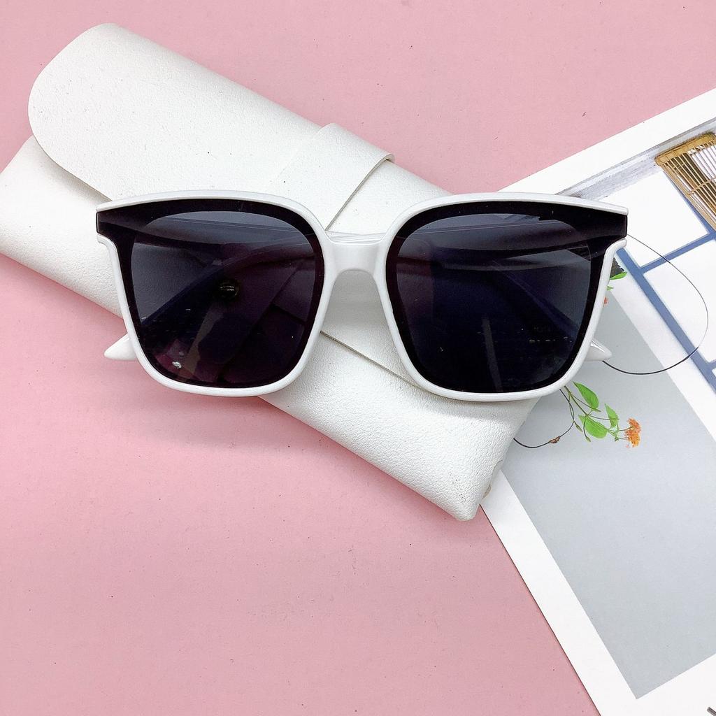 Детские солнцезащитные очки в персонализированной коробке, модные корейские солнцезащитные очки цвета океана для мальчиков и девочек, вогнутая форма для путешествий для детей