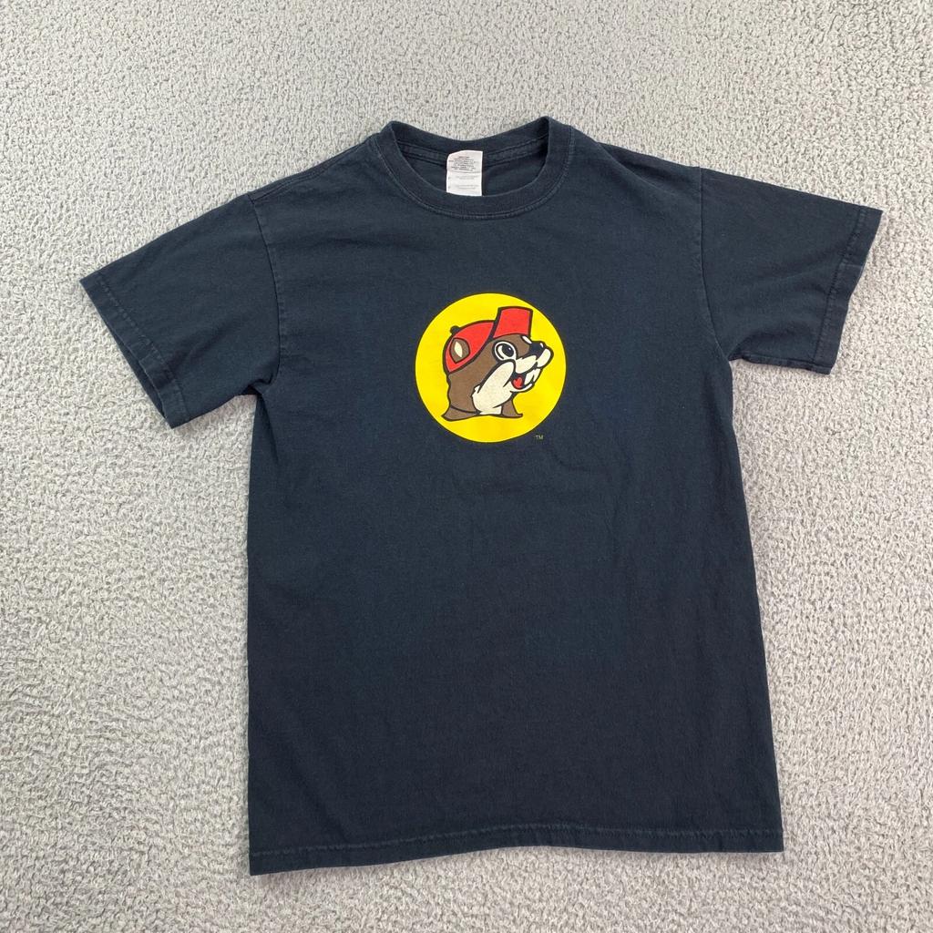 Buc-ee's Рубашка Мир Любовь Мужская Черная Маленький Логотип Графическая Короткий Рукав Gildan