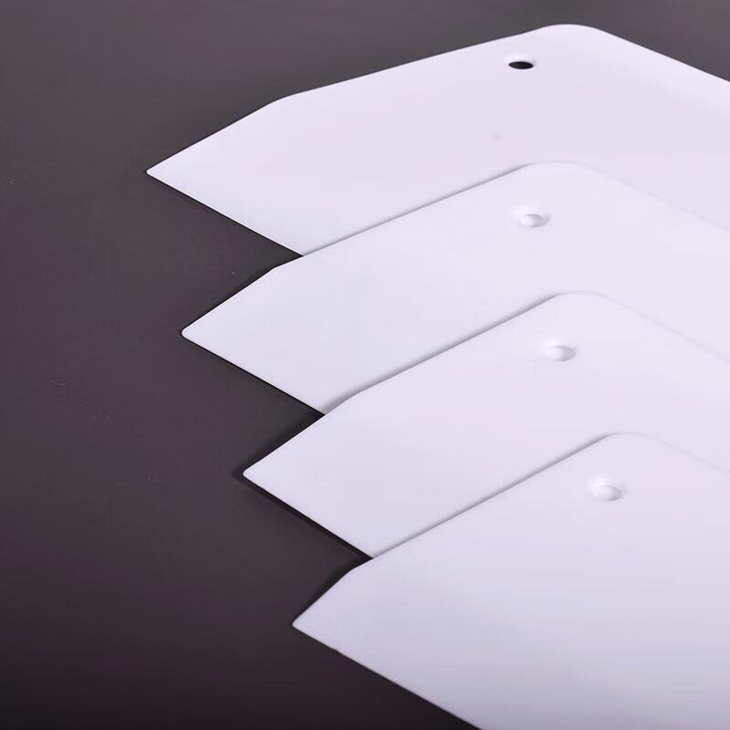 Пластиковый набор скребков для теста и торта