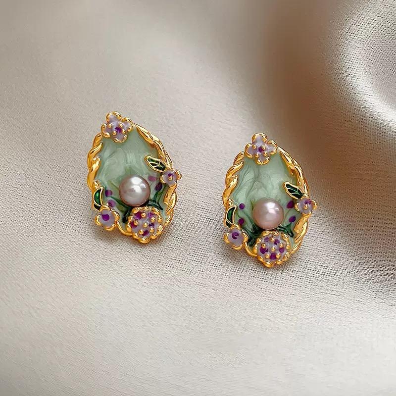Vintage Flower Pearl Stud Earrings For Women Girls Korean Retro Statement Earring Wedding Party Fashion Jewelry Accessories Gift