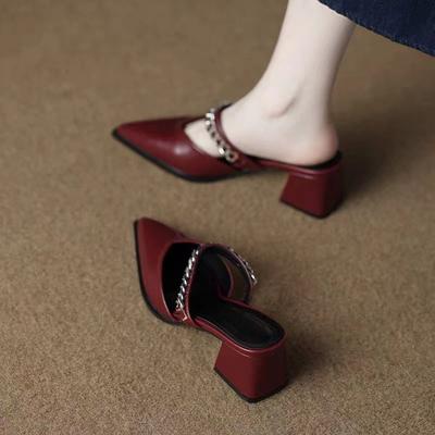 Модные летние новые сандалии баотоу с острым носком и неглубоким вырезом, металлическая цепочка, ремешок слингбэк, противоскользящая подошва для улицы, квадратный каблук, высокие каблуки