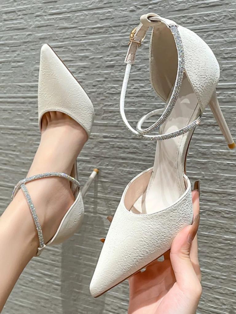 2025 новые летние туфли на высоком каблуке женские шпильки темперамент светская львица ремешок с перекрестной пряжкой одно слово с острыми сандалиями со стразами