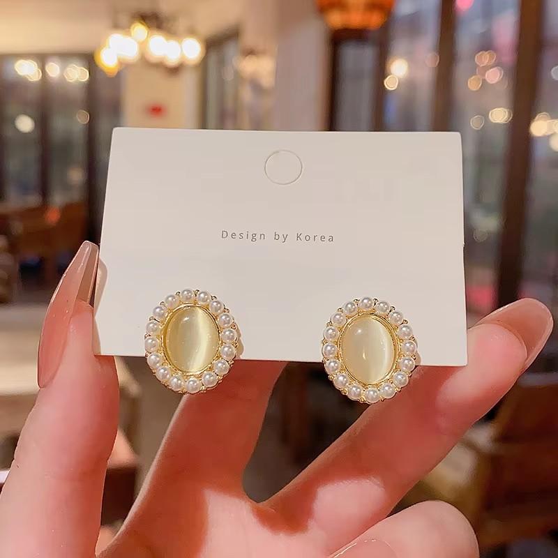 Oval Imitation Pearl Stud Earring for Women French Retro Elegant Korean Sweet Ear Wedding Party Jewelry Gift