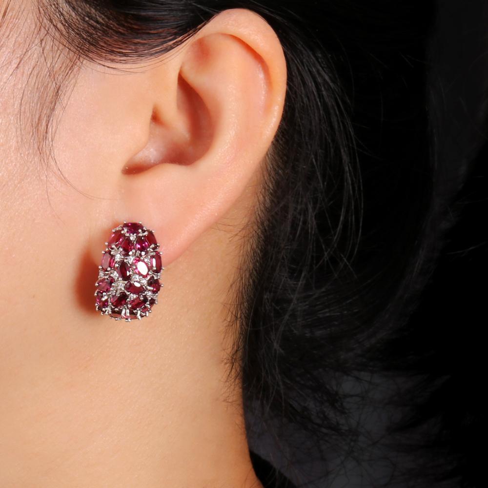 Великолепный элегантный дизайн серег из натурального граната из стерлингового серебра 925 пробы. Роскошные ювелирные украшения для женщин. Подарки на юбилей и банкет.