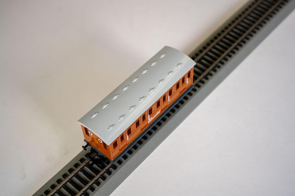 Bachman HO Gauge Thomas the Tank Engine Clarabelle железнодорожная модель пассажирского вагона 28-76045