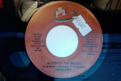 7-дюймовая пластинка SANCHEZ - Alcohol Or Music PMD889 PMD 2004 Ямайка Регги, Ска и Даб Б/у