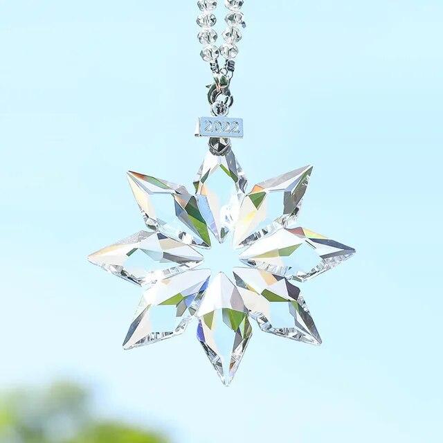 8*8cm Car Pendant Crystal Snowflakes Car Rearview Mirror Interior Accessories Prisms Hanging Trim Christmas Gifts Snowflake