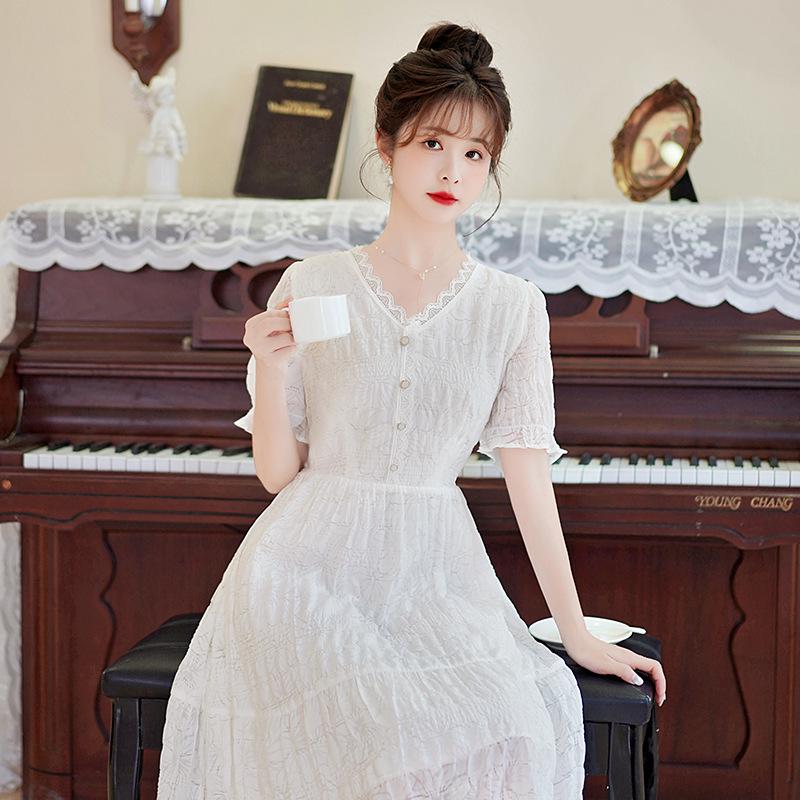 Летнее белое облегающее платье Fairy Lace с V-образным вырезом 2024 года – средняя длина, облегающий крой