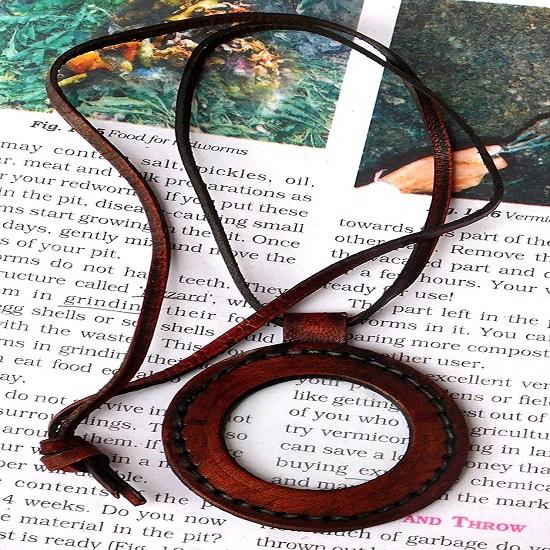 Винтажное ожерелье с кожаным ремешком в морском стиле, подвеска в виде увеличительного стекла.