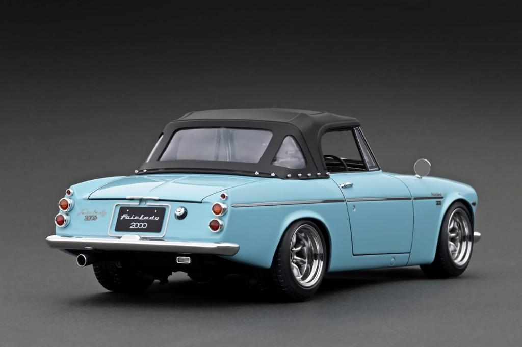 Модель зажигания Datsun Fairlady 2000 LightBlue готовый продукт 1/18 (SR311)