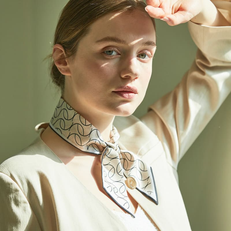 ANA MAISON Sophisticated Linework Silk Twilly Scarf [PMT-1357]