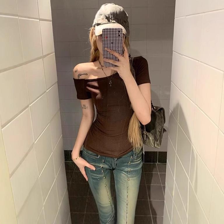 Весна 2025 Женская футболка с открытыми плечами, облегающего кроя - Однотонная, пуловер с короткими рукавами