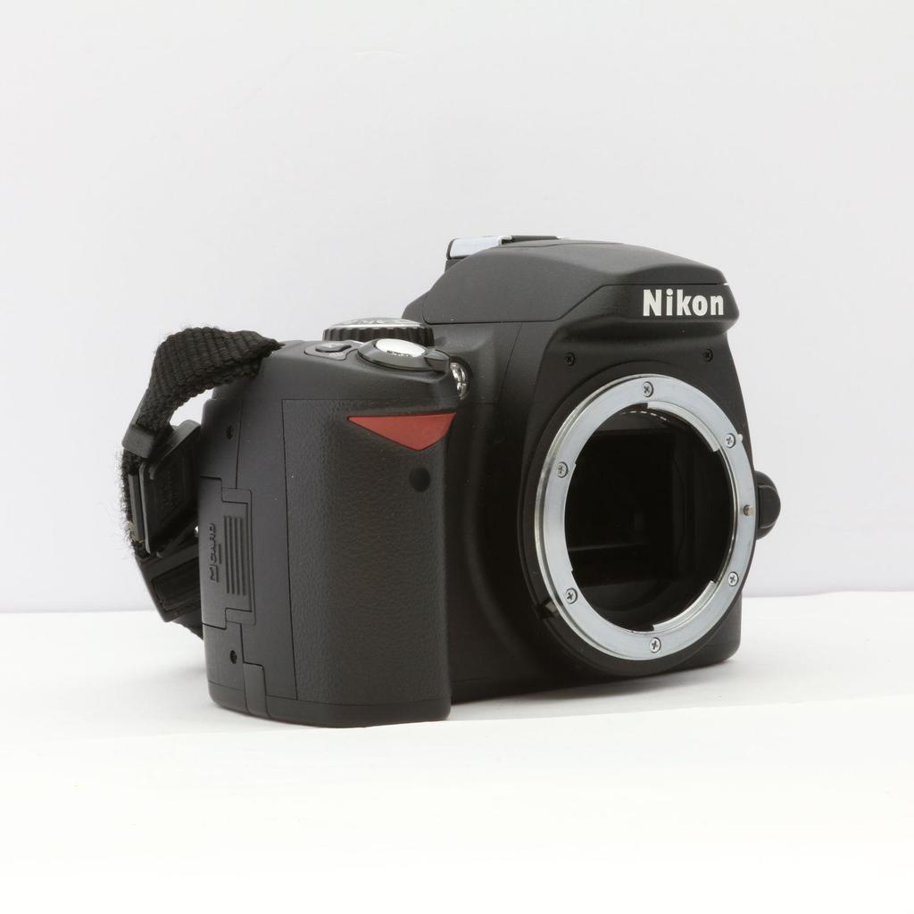 Used [Working item] Nikon D40X + AF-S DX NIKKOR ED 18-55mm F3.5-5.6 G film camera operation confirmed