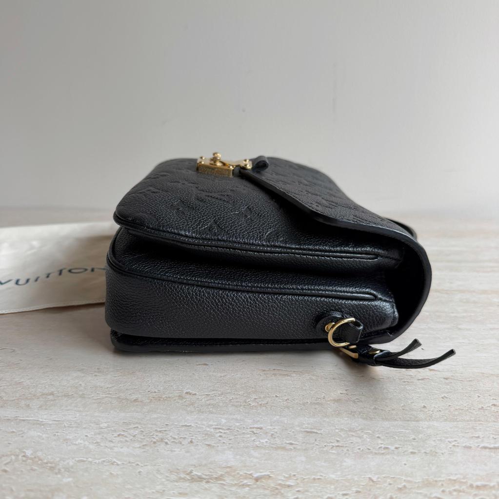 [Pre-Owned] Louis Vuitton Pochette Metis 'Black Monogram Embossed Empreinte Cowhide Leather' - Excellent #17ED7LP
